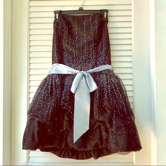 Jessica McClintock Dresses & Skirts - Jess McClintock Strapless Formal (Juniors)